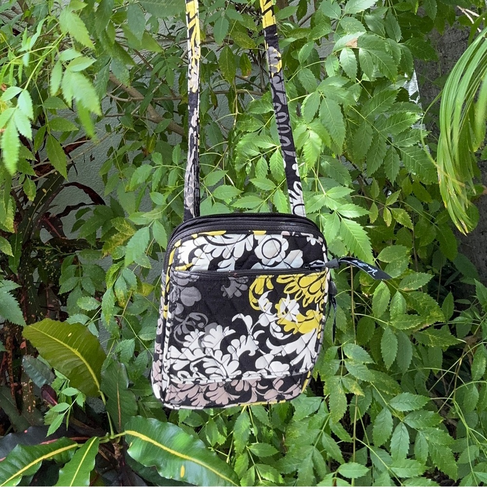 Vera Bradley off the shoulder bag🤍